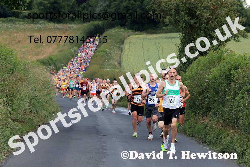 The 2024 Tynedale Pie n Peas 10k Road Race, Ovington to Low Prudhoe Country Park, Northumberland.  Photo: David T. Hewitson/Sports for All Pics